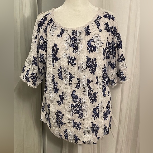 Embroidered blue and white tahari‎ - Picture 2 of 7